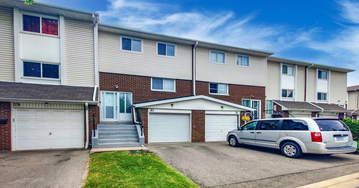 30 Sandringham Court Brampton