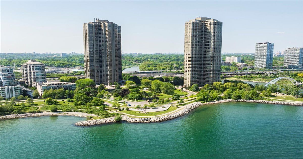 2045 Lake Shore Boulevard W Toronto