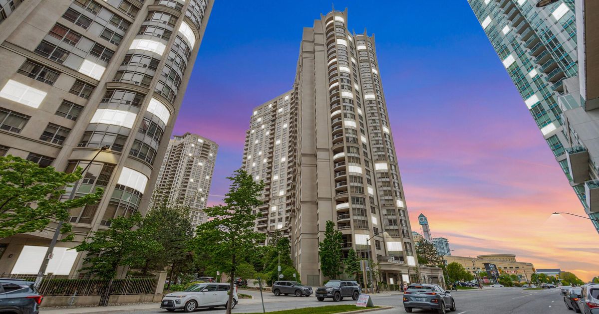 3888 Duke Of York Boulevard Mississauga