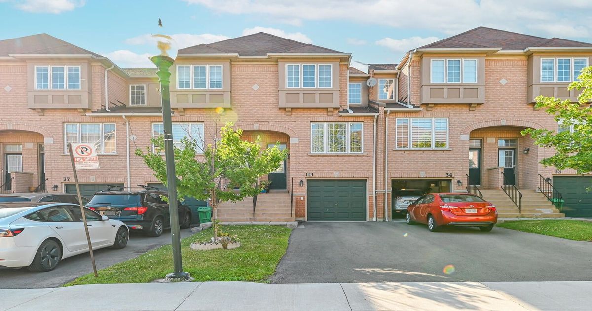 3020 Cedarglen Gate Mississauga