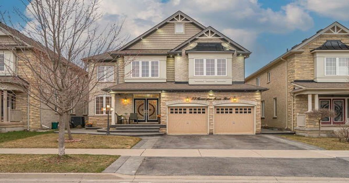 33 Bonnieglen Farm Boulevard Caledon