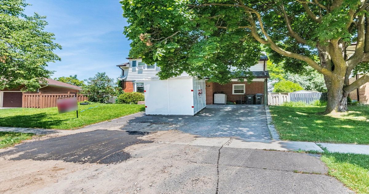 9 Crestview Avenue Brampton