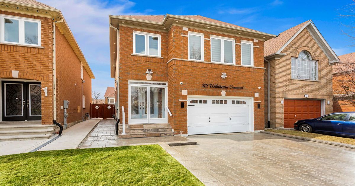 112 Wildberry Crescent Brampton