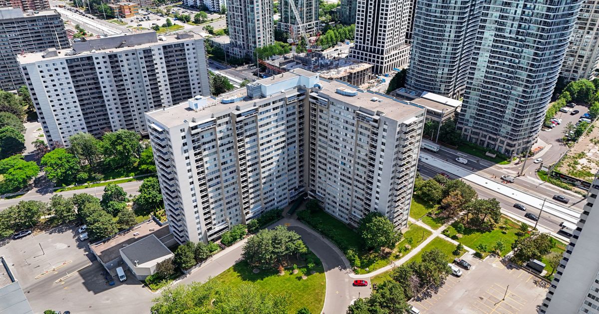 3590 Kaneff Crescent Mississauga