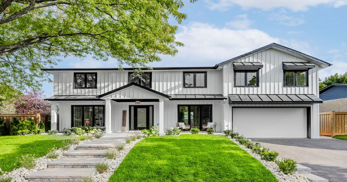 2212 Urwin Crescent Oakville