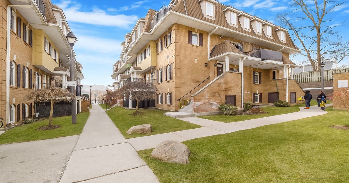 72 Sidney Belsey Crescent Toronto