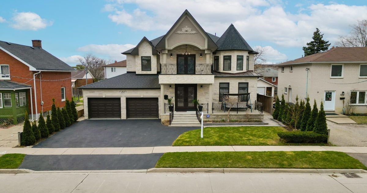 23 Hillcrest Avenue Brampton