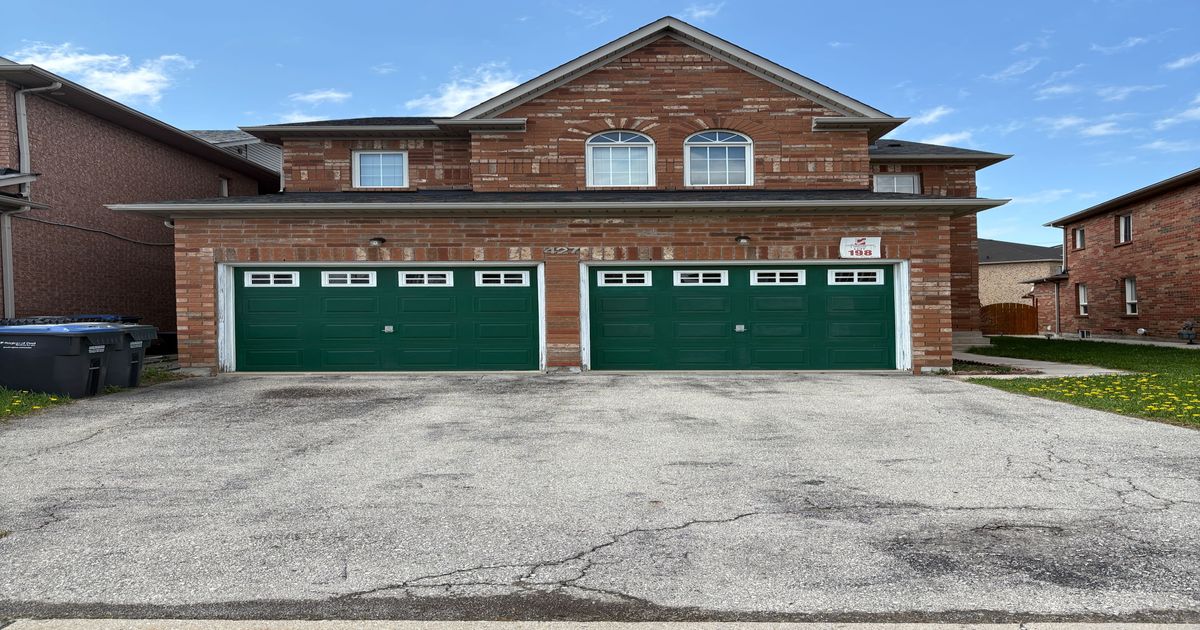 427 Huntington Ridge Drive Mississauga