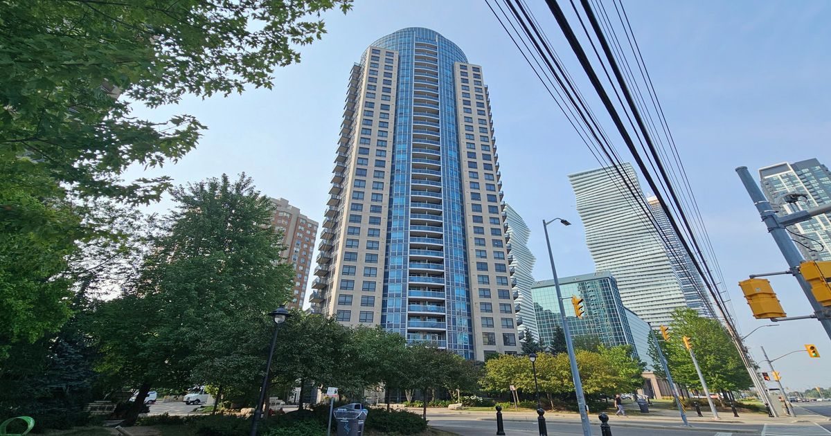 330 Burnhamthorpe Road Mississauga