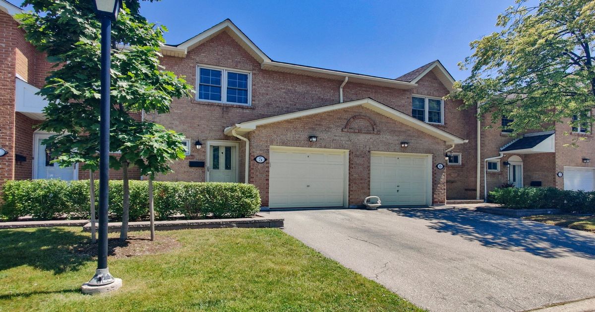1951 Rathburn Road E Mississauga