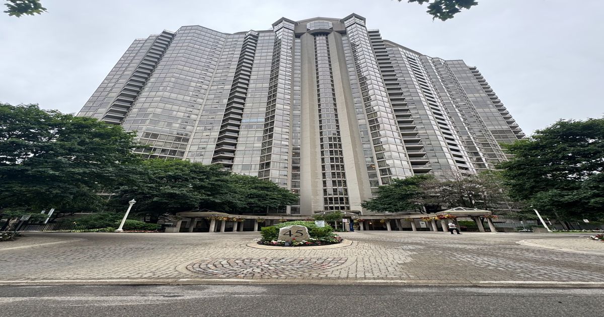 45 Kingsbridge Garden Circle Mississauga