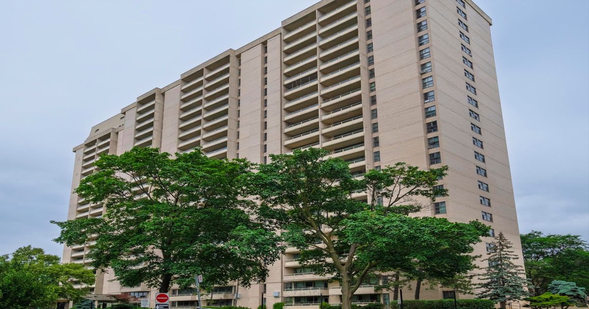 360 Ridelle Avenue Toronto