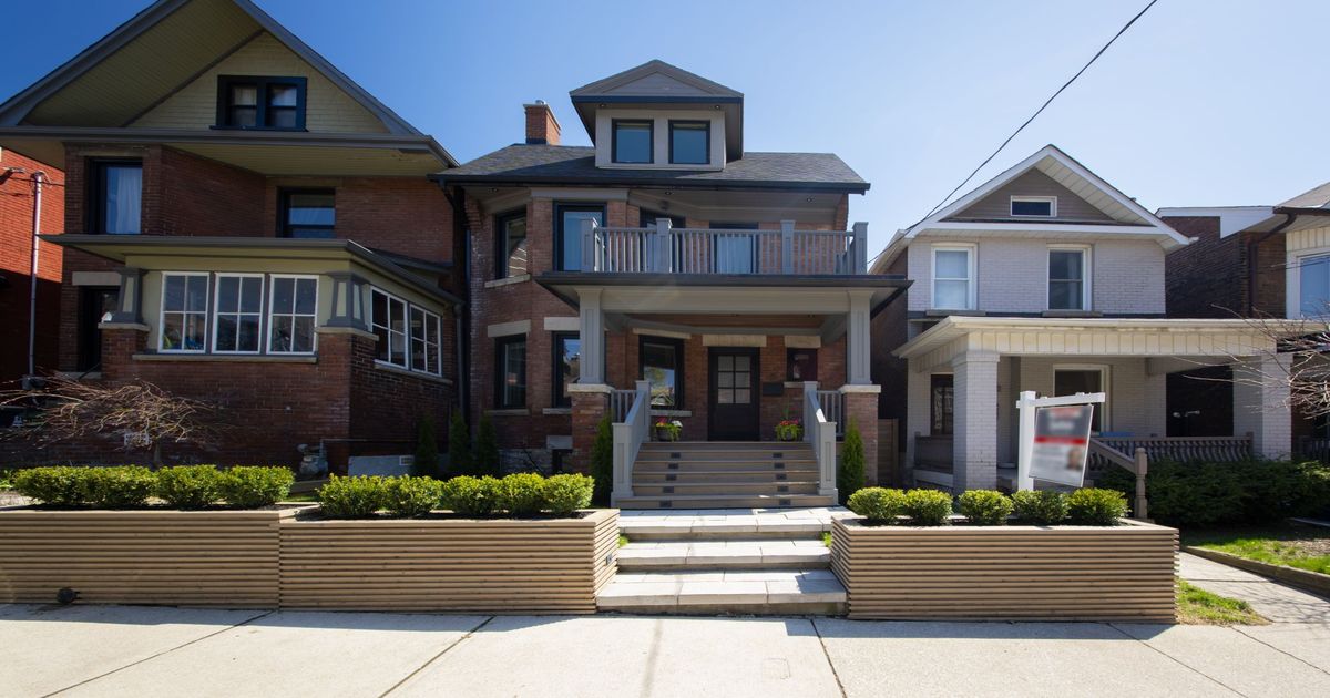 17 Grafton Avenue Toronto