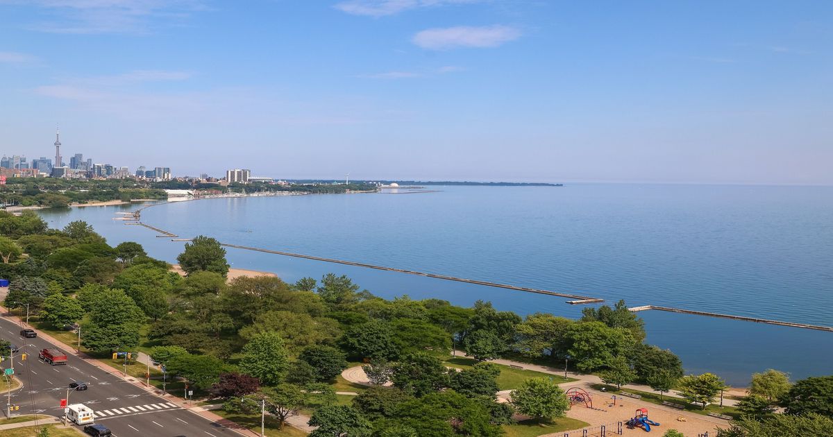 1926 Lake Shore Boulevard W Toronto