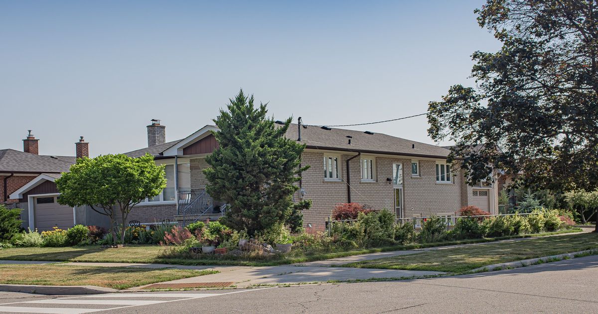49 Dundee Drive Toronto