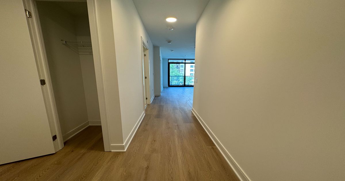 86 Dundas Street Mississauga