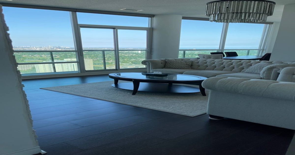 208 Enfield Place Mississauga