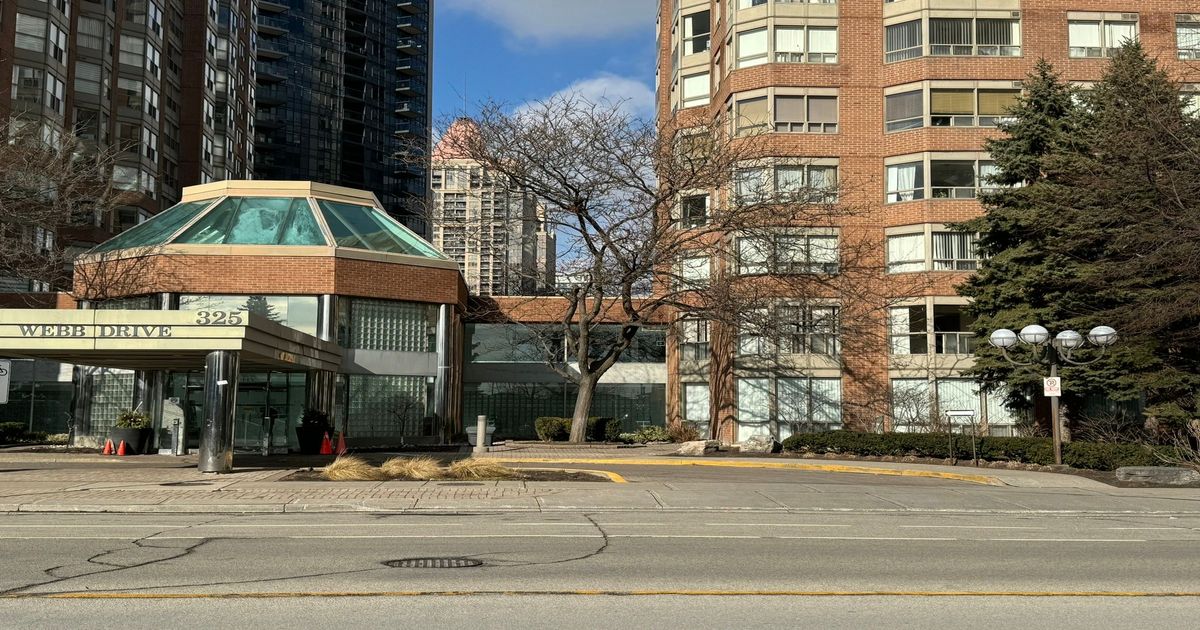 325 Webb Drive Mississauga