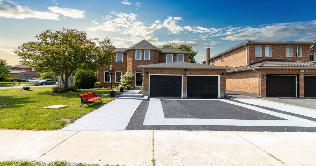 2 Brydon Crescent Brampton