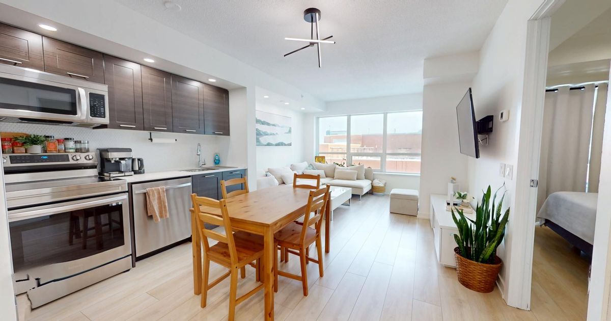 2220 Lake Shore Boulevard W Toronto