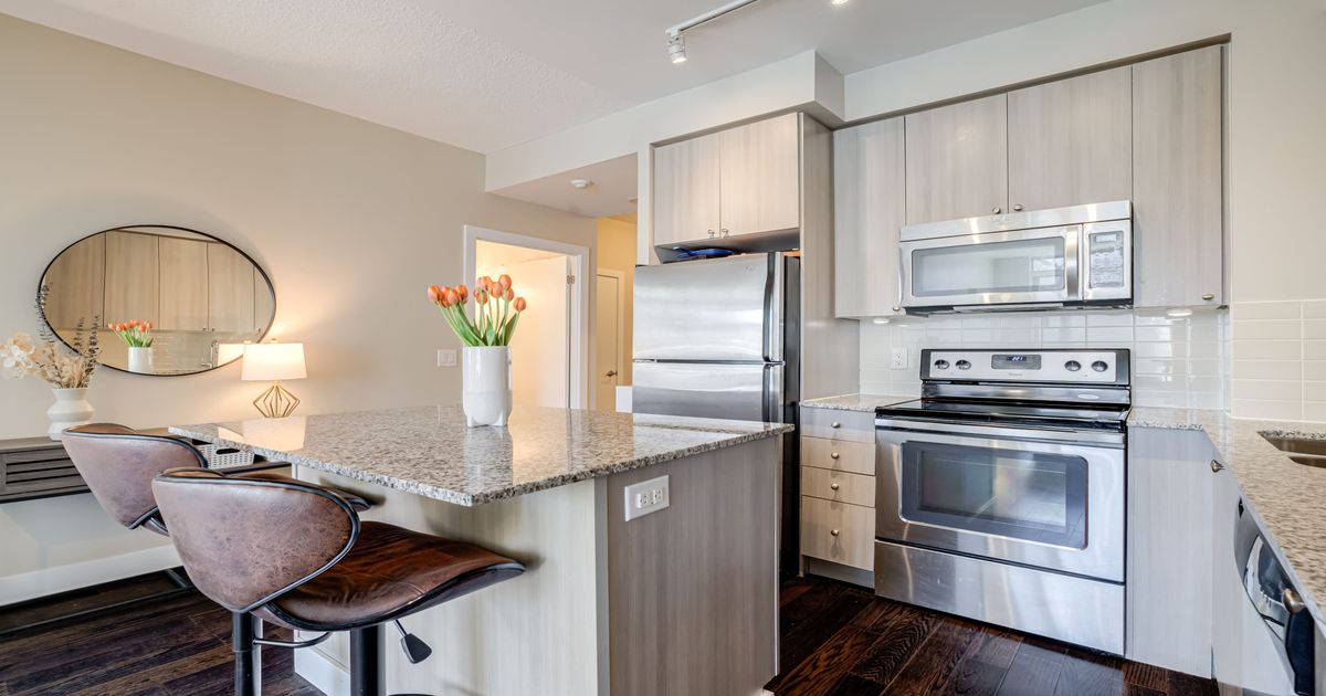 1638 Bloor Street W Toronto
