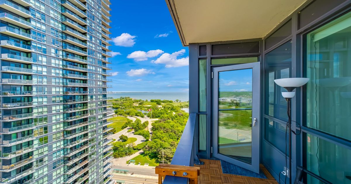 2212 Lake Shore Boulevard W Toronto