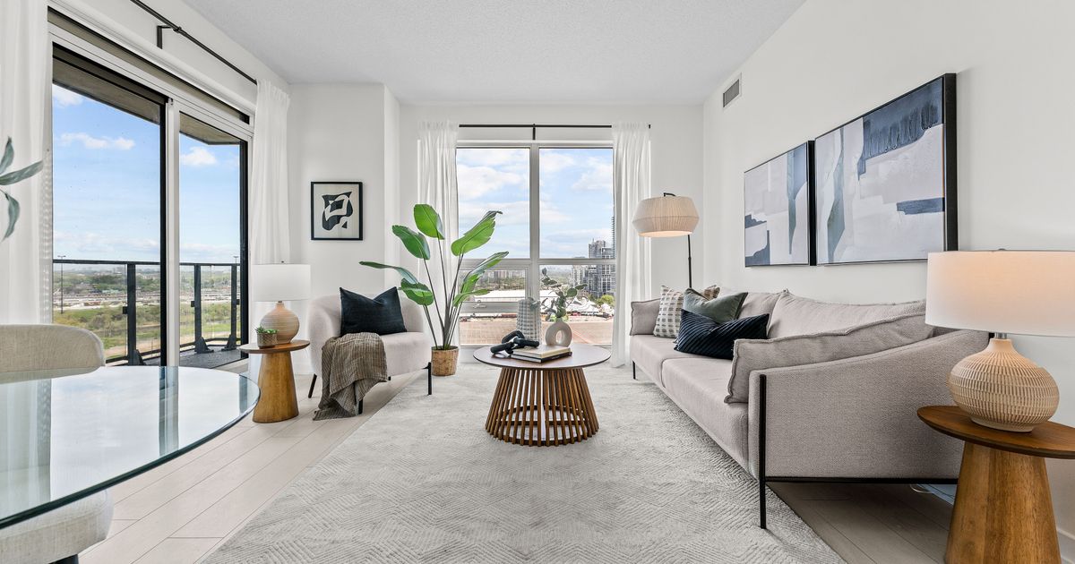 2220 Lake Shore Boulevard W Toronto
