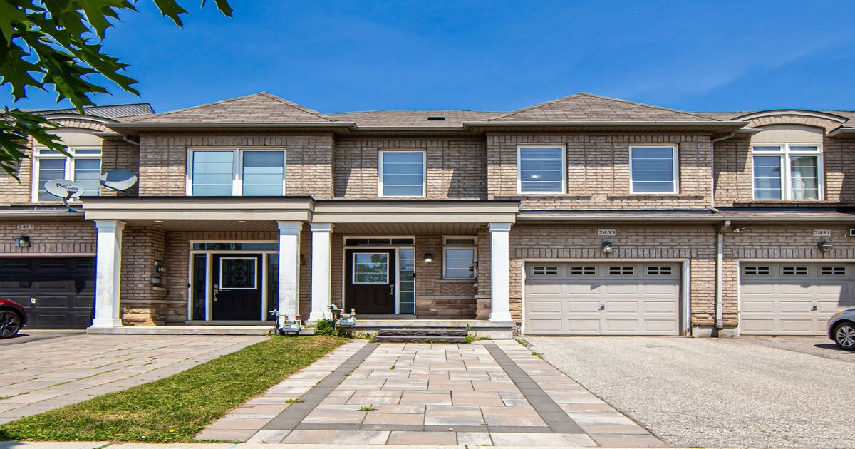 2453 Grand Oak Trail Oakville