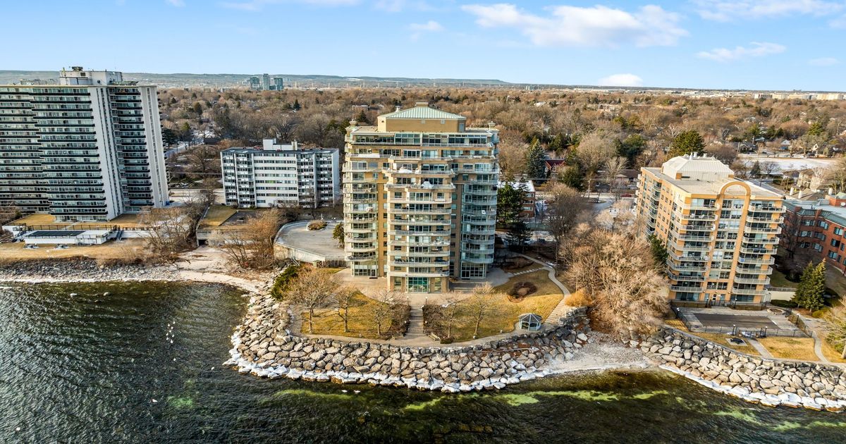 2190 LAKESHORE Road Burlington