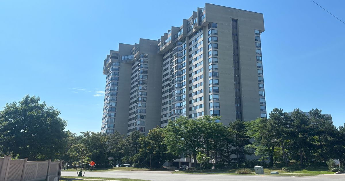 200 Robert Speck Parkway Mississauga