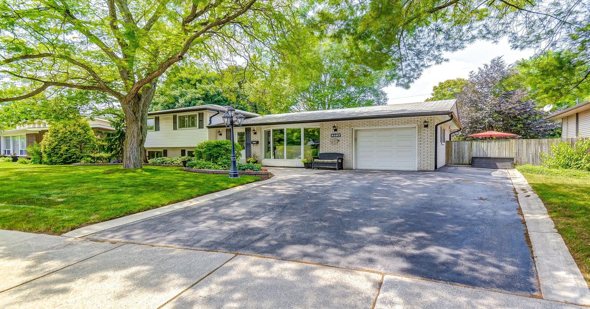 5107 Spruce Avenue Burlington