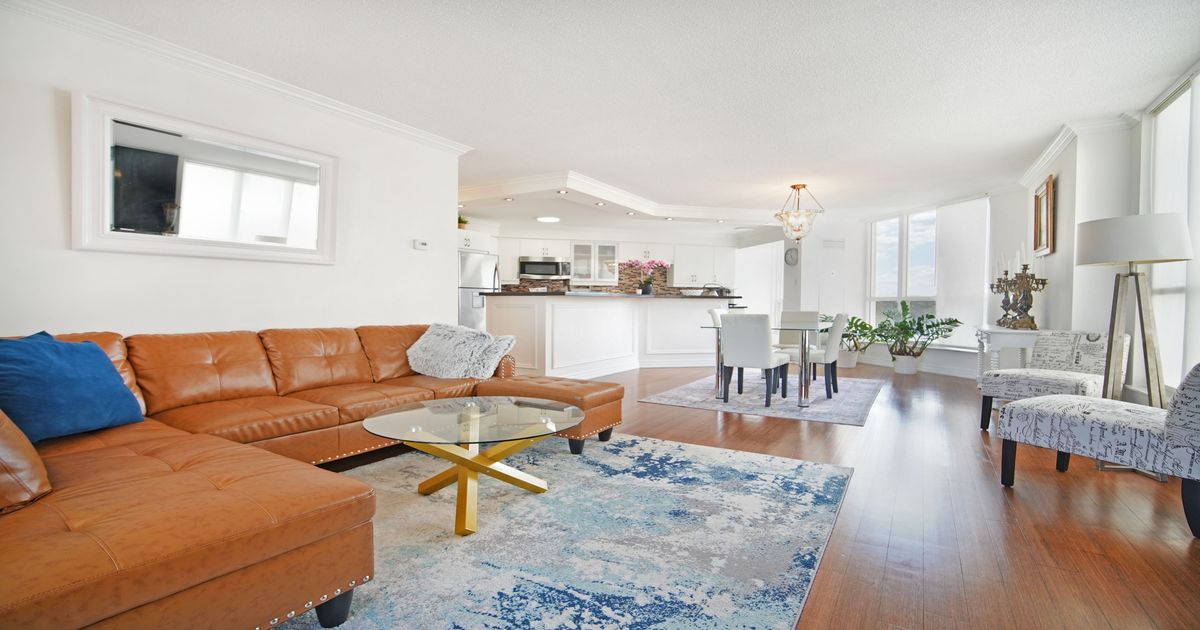 2285 Lake Shore Boulevard W Toronto