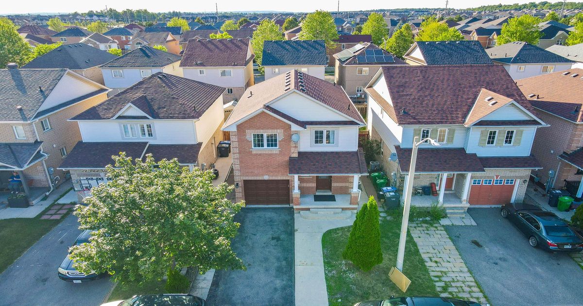 19 Earl Grey Crescent Brampton