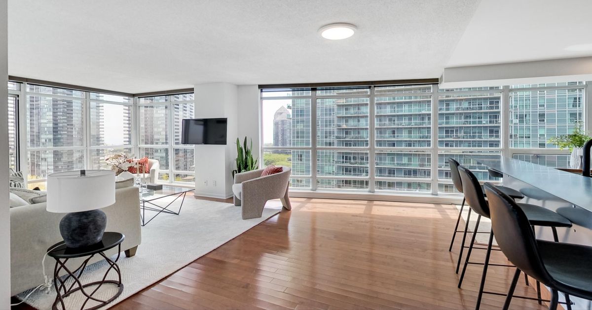 185 Legion Road N Toronto