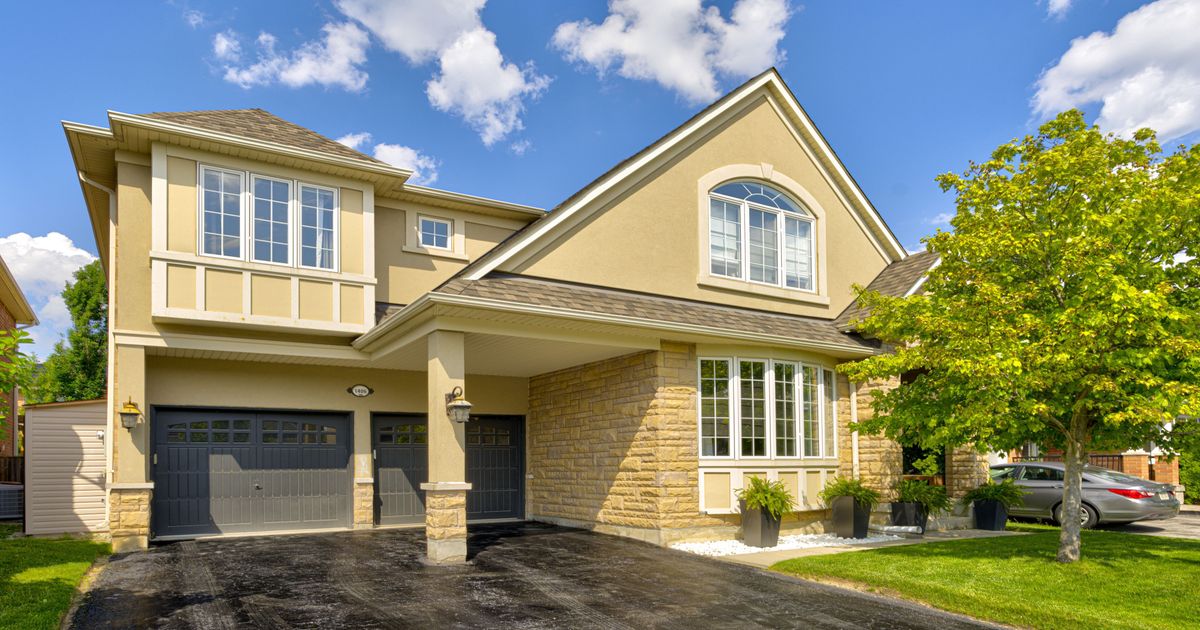 1406 Marshall Crescent Milton
