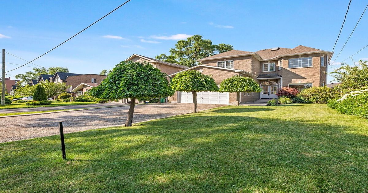 1092 Shaw Drive Mississauga