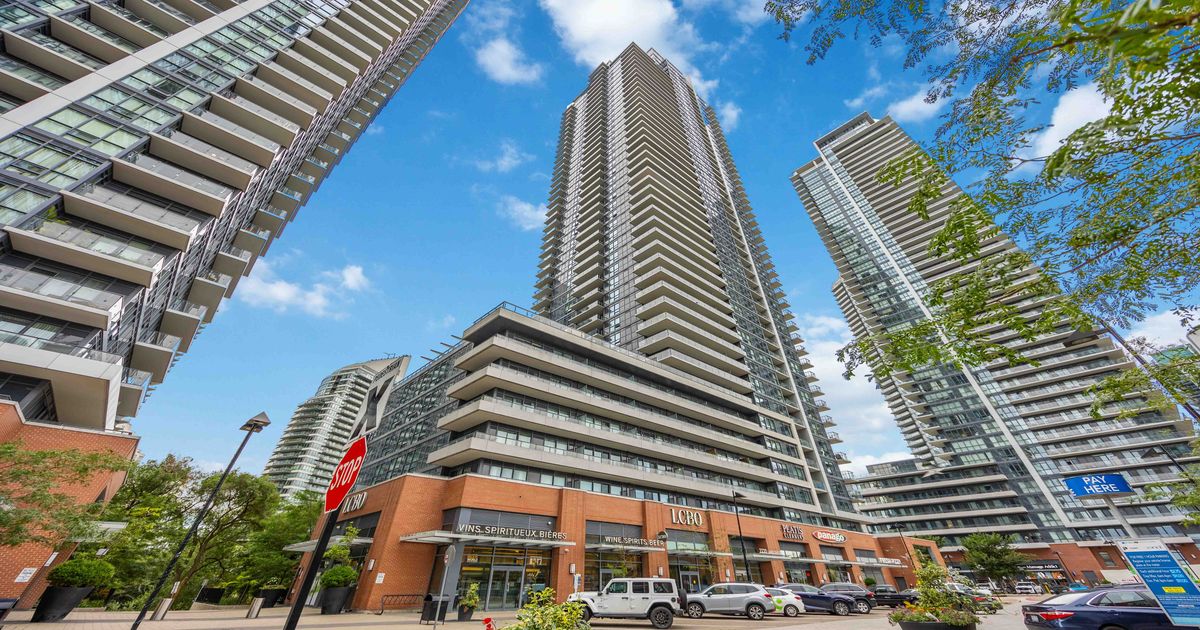 2220 Lake Shore Boulevard W Toronto