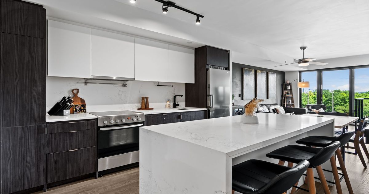 7 Smith Crescent Toronto