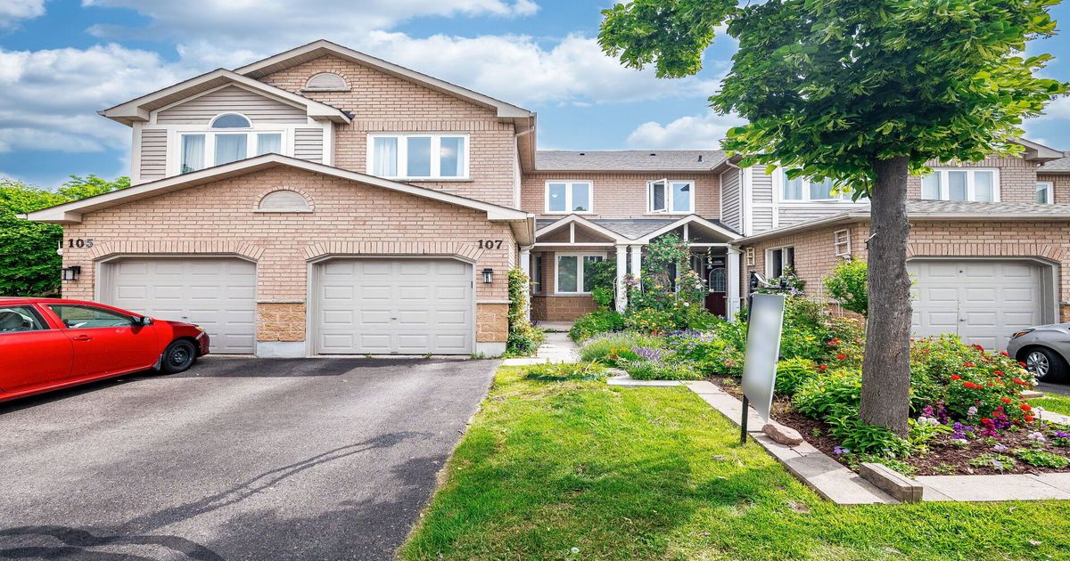 833 Scollard Court Mississauga