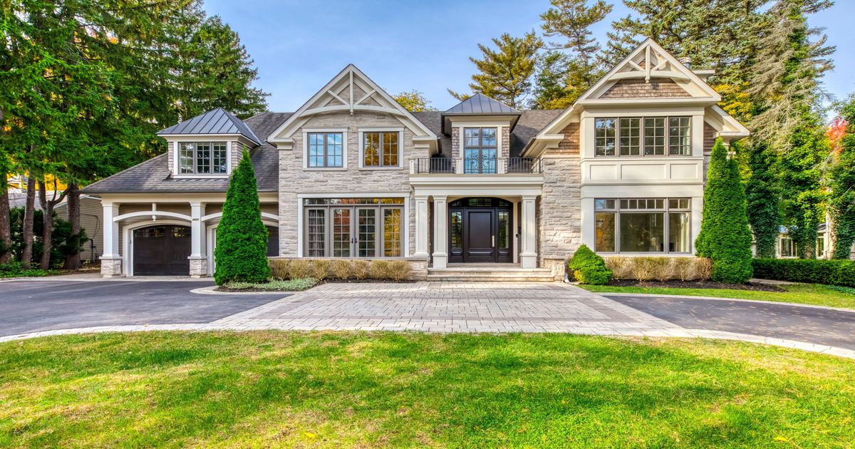 1031 Lakeshore Road W Oakville