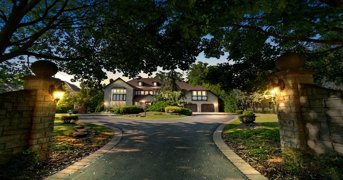 2235 Shawanaga Trail Mississauga