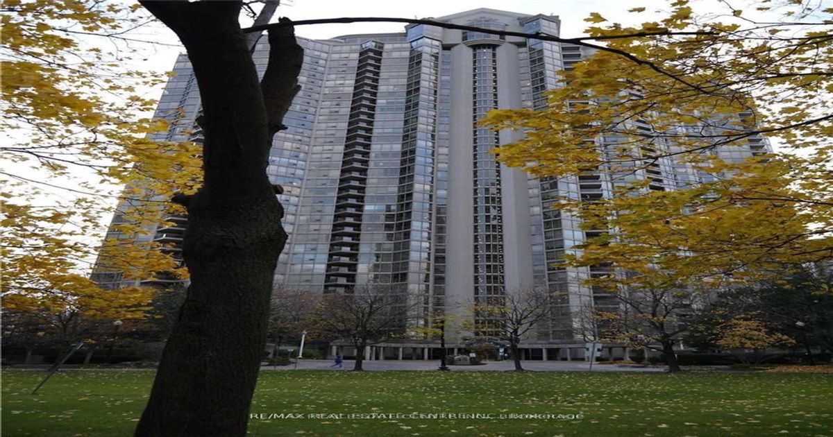 45 Kingsbridge Garden Circle Mississauga