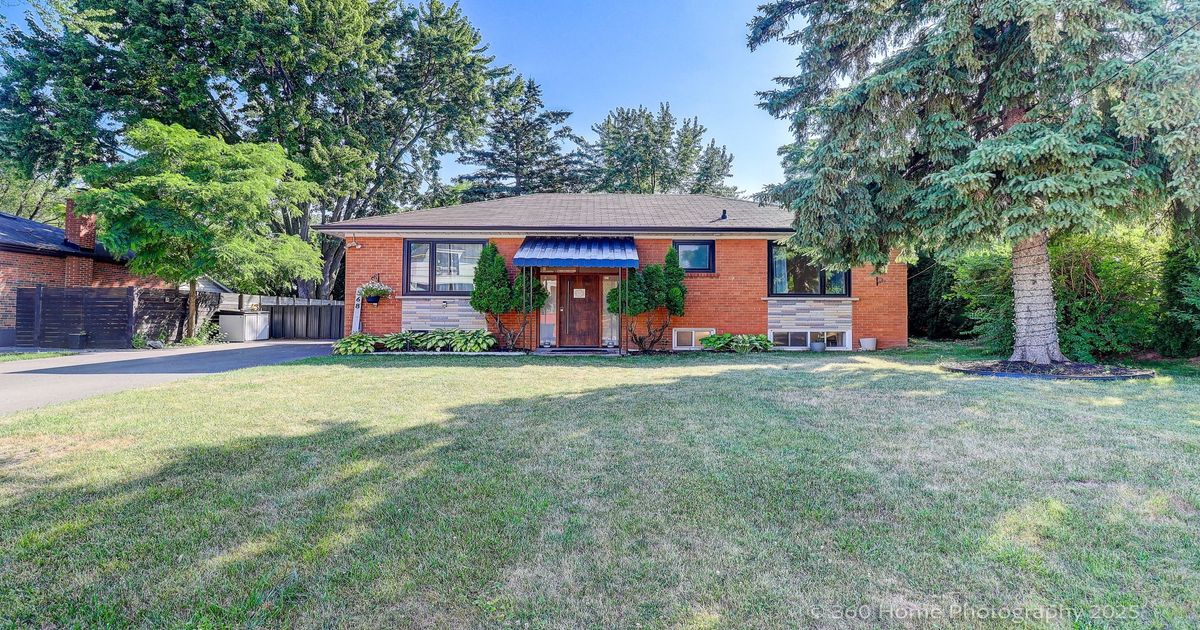 568 Weir Avenue Oakville