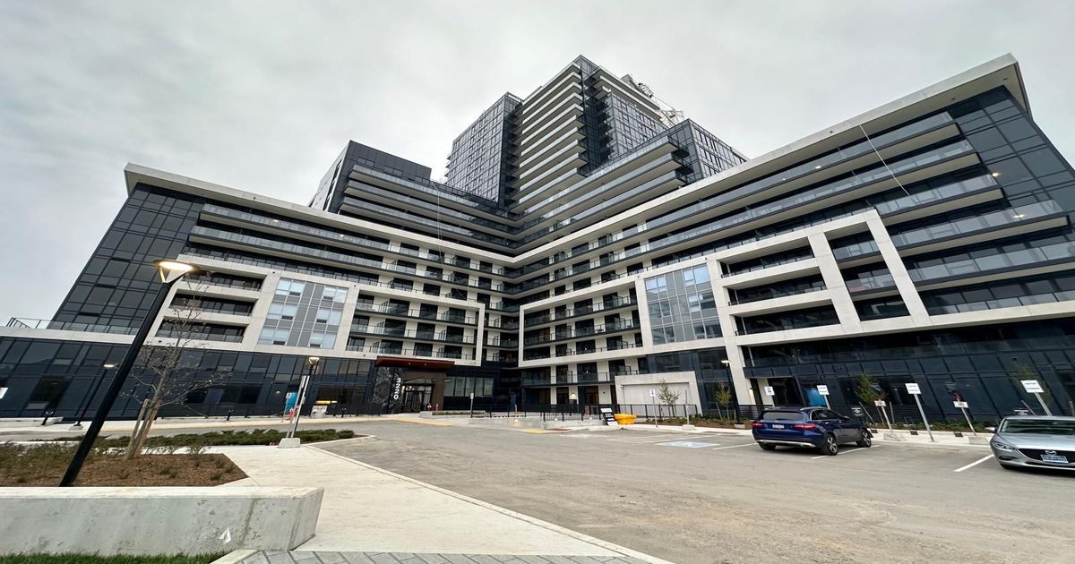 3220 William Coltson Avenue Oakville