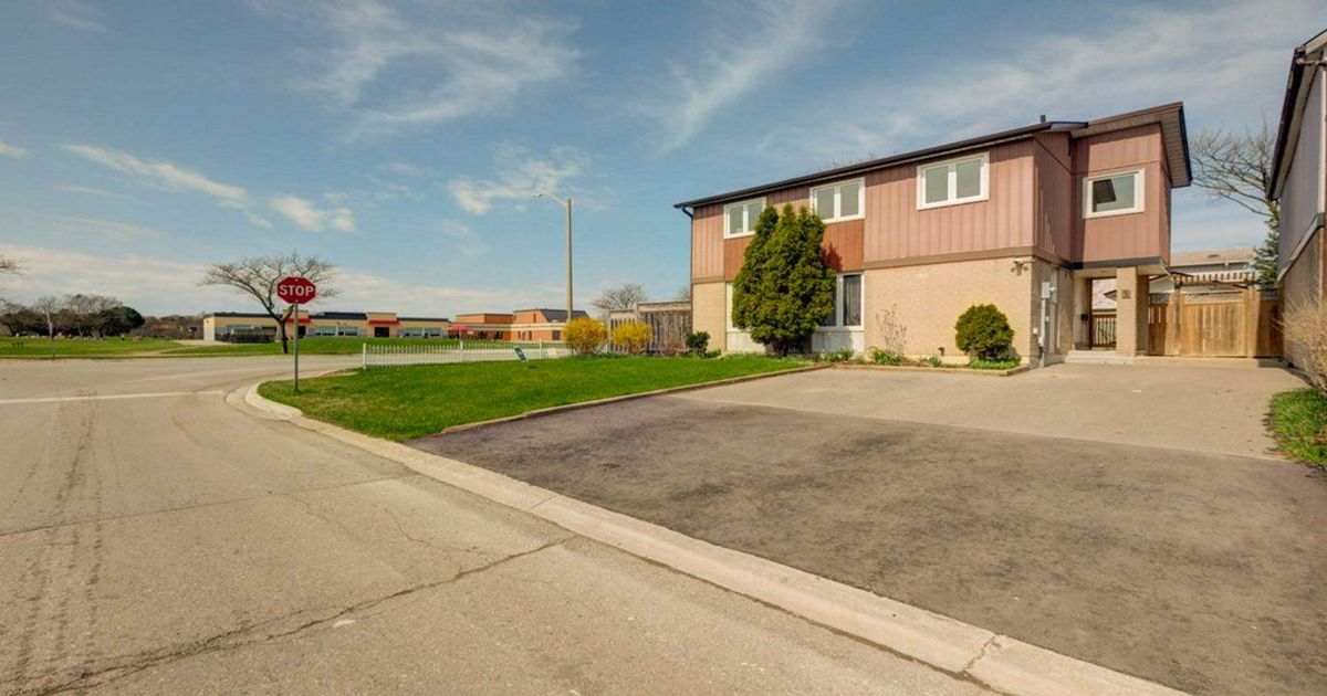 1 Hedley Court Brampton