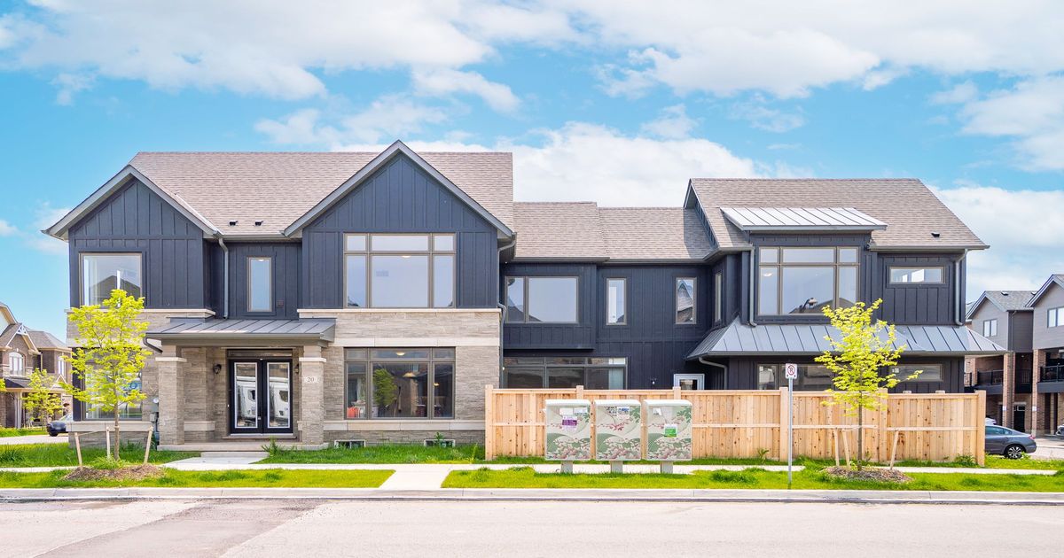 20 William Crawley Way Oakville