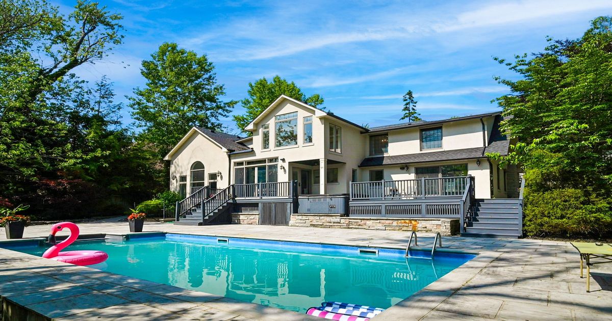 152 Elton Park Road Oakville