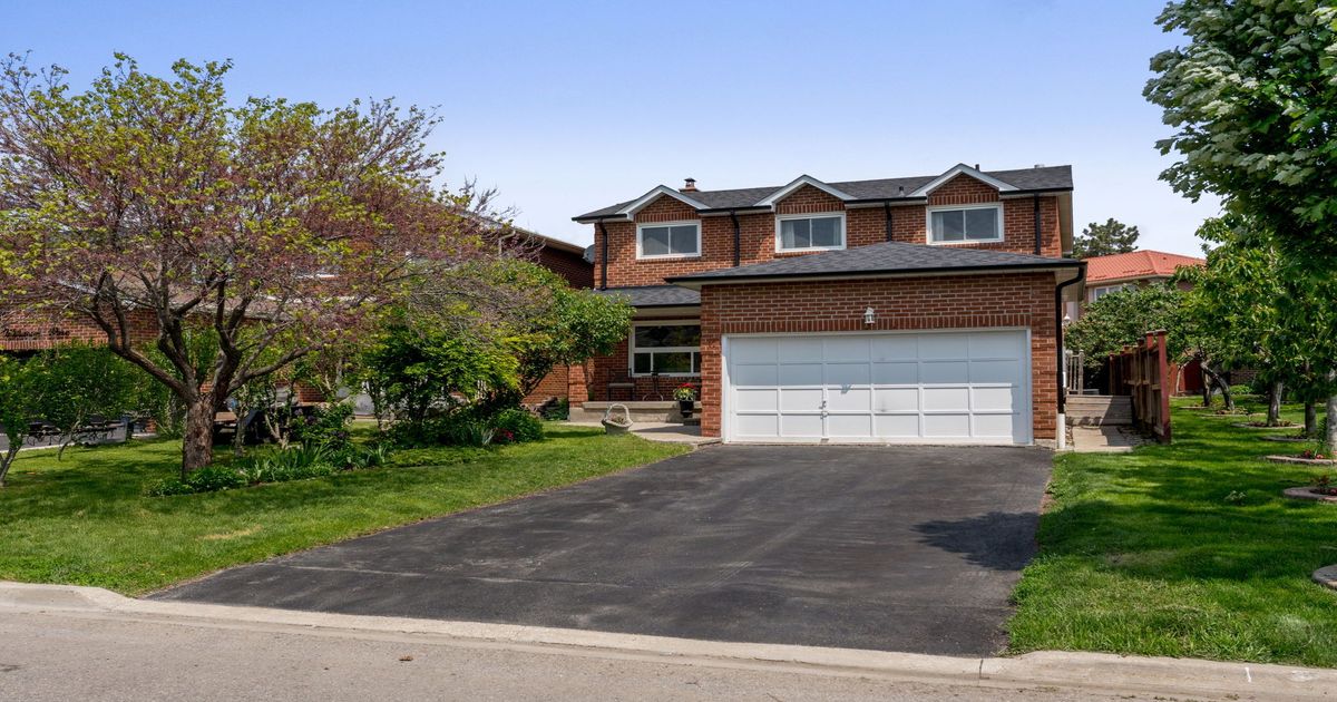 17 Whitehaven Drive Brampton