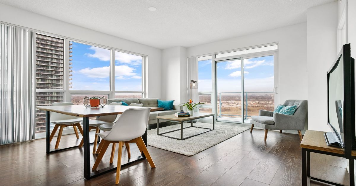 2212 Lake Shore Boulevard W Toronto