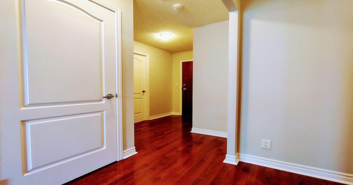 1 Elm Drive W Mississauga
